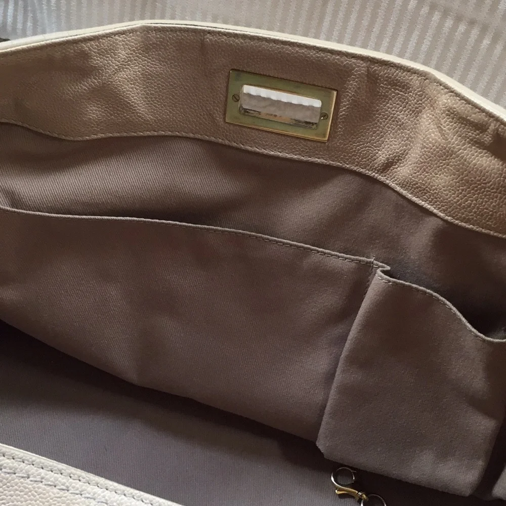 Chanel >30cm Large Shopping Bag Light Beige - Picture 6 of 8